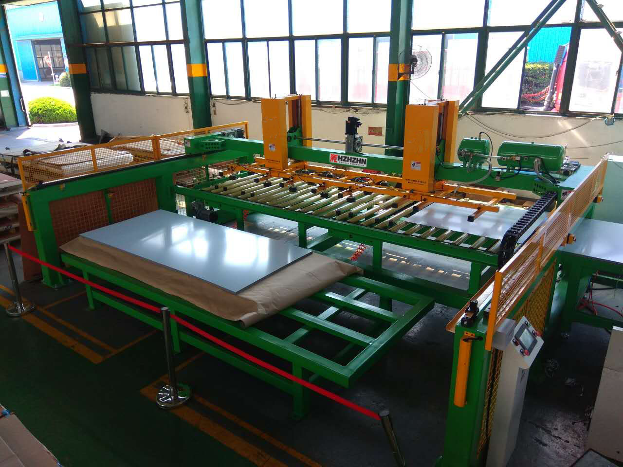 鈑金料庫系統跟激光自動上下料機的區別